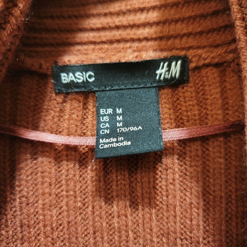 H&M medium maroon cardigan